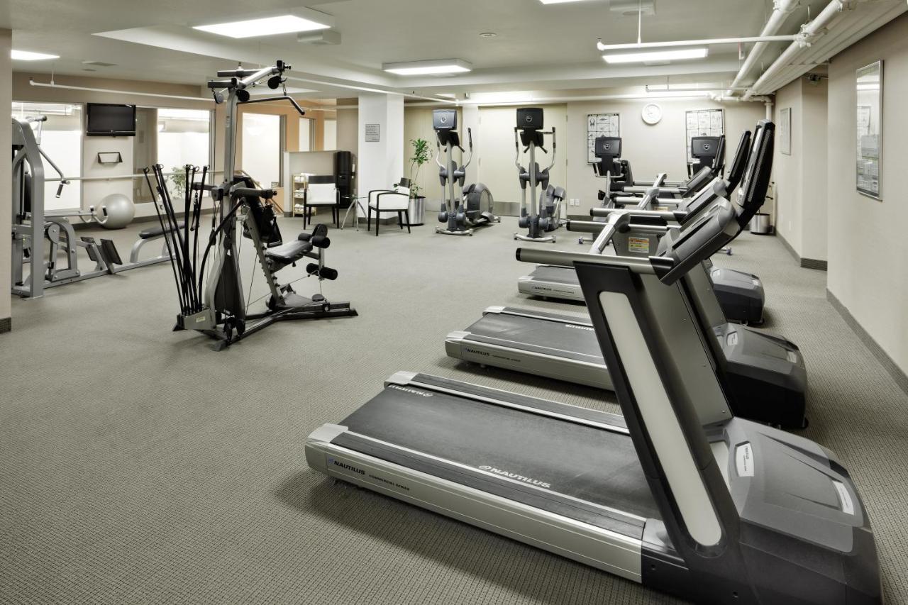 Radisson Vancouver Airport 4*